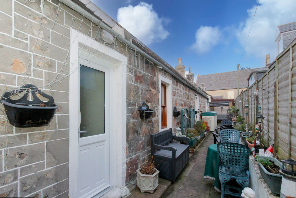 Outdoor patio at Pulteney Cottage. Holiday accommodation in Portknockie, Moray Coast, Scotland.